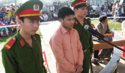 Mâu thuẫn trên bàn nhậu, con trai đánh cha đẻ đến chết