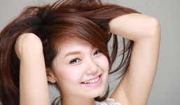 Mãn nhãn với những bộ váy xẻ ngực sâu hút của Minh Hằng