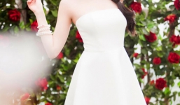 Ngọc Trinh tung nhãn thời trang độc quyền.