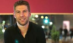 Cựu sao Ngoại hạng Anh công khai giới tính thật