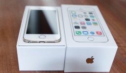 Giá iPhone 5s màu vàng tụt thảm hại ở Việt Nam