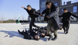 Sự khắc nghiệt trong trường đào tạo vệ sĩ của Trung Quốc