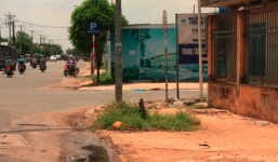 Một học sinh lớp 11 chết bí ẩn bên đường