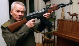 Lá thư sám hối của cha đẻ súng AK Kalashnikov
