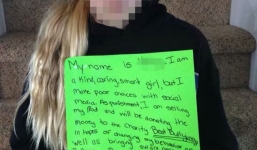 Mẹ dùng Facebook trừng phạt con gái