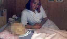 Phản cảm những hình ảnh nữ y tá 'tự sướng' bên xác chết