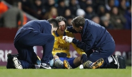 Aston Villa 1-2 Arsenal: Pháo thủ đổ máu để đòi lại ngôi đầu