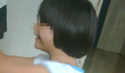 Cảm thương cô bé thèm gói mì tôm, mất đời con gái