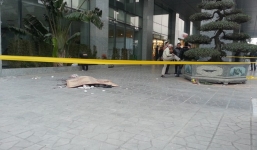 Nhảy lầu từ tầng 24 giữa Hà Nội trong giờ cao điểm