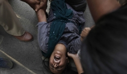 8 người đàn ông hiếp dâm tập thể một phụ nữ 52 tuổi