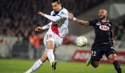 Moyes bay sang Pháp xem giò Ibra