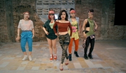 Hoàng Thùy Linh nóng bỏng trong MV độc nhất Việt Nam