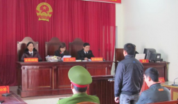 Mở lại phiên xử công an trấn tiền gái mại dâm