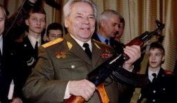 “Súng AK-47 huyền thoại ra đời là nhằm bảo vệ Tổ quốc”
