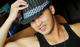 Ưng Hoàng Phúc lộ clip bán hàng đa cấp sau nghi án yêu Kim Cương