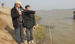 Tiếp tục khai quật đợt 2 trên sông Hồng tìm xác chị Huyền