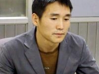 Khách nước ngoài đẹp trai móc túi trên máy bay Việt Nam Airlines