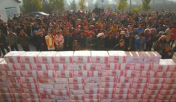 Điều không tưởng ở làng toàn tỉ phú, biệt thự, xe hơi