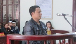 Đứng trong đám đông, vô cớ bị đâm chết