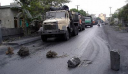 Clip: Bụi than bám đen kịt thành phố Cẩm Phả