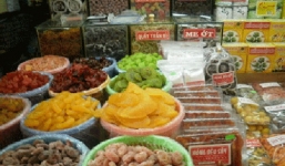 Hoa quả khô Trung Quốc đợi tết hại người Việt