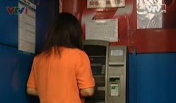 Hàng loạt ATM tại TP.HCM hết tiền