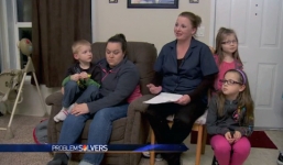 Học sinh “vãi tè” vì hết tiền đi tiểu