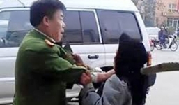 Công an dúi bà cụ xuống đường: Công an Thanh Hóa lên tiếng