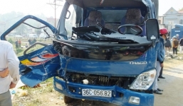 Tàu hỏa đâm ô tô, 2 người chết thảm