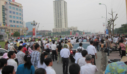 Clip: Ùn tắc 'kinh hoàng' tại ngã tư siêu thị Big C