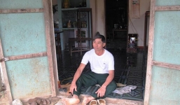 'Thầy giáo cưỡng dâm' mang tội oan còn bị buộc thôi việc