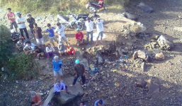 Ẩn ức vụ hai cô gái nắm tay nhau tự vẫn ở 'khúc sông tử thần'