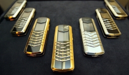 Vertu 'nhái' tràn ngập thị trường dịp cận Tết âm lịch 2014