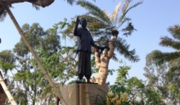 Dân ‘tố’ quan huyện lộng quyền tư lợi