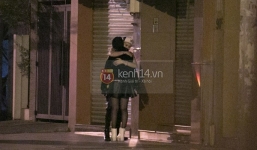 Bắt gặp Gil Lê ôm Chi Pu tình tứ ngoài phố 