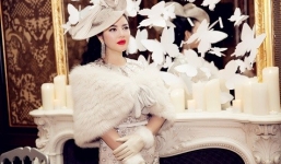 Lý Nhã Kỳ ghi dấu ấn với phong cách cổ điển ở tuần lễ thời trang Paris 