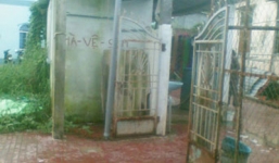 Ăn tiêu hết, 'tỷ phú vé số' trông nhà vệ sinh