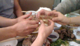 Say rượu, nghịch tử giết bố đẻ ngày giáp Tết