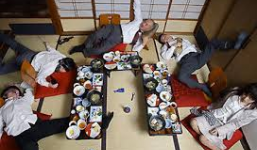 Án mạng trên bàn tiệc tất niên, 1 người chết