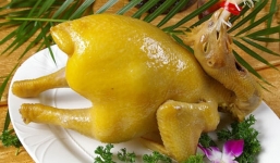 Mẹo luộc gà ngon ngày Tết