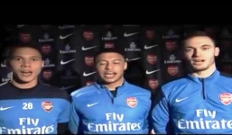 Cầu thủ Arsenal chúc tết bằng tiếng Việt