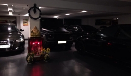 Ông xã Hồ Ngọc Hà khoe dàn xế khủng đầu năm mới