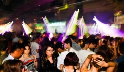 Nhật ký phận đào thiêu thân nơi vũ trường