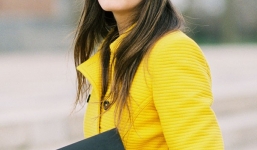 Chọn màu trang phục hợp mệnh tương sinh để đầu năm đi làm may mắn