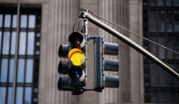 Những quy định giao thông dở khóc dở cười