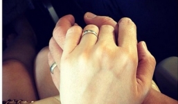 Kim Hiền khoe nhẫn cưới đẹp long lanh