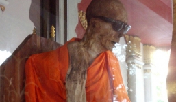 Những đền, chùa kỳ lạ trên thế giới