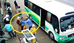 Clip: Công an 'tóm cổ' cò xe trêu ghẹo, hành hung hành khách nữ