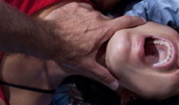 Cưỡng dâm tập thể vợ đồng nghiệp để trả thù