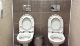 Hài hước chuyện nhà vệ sinh đôi và những quy định lạ ở Olympic Sochi